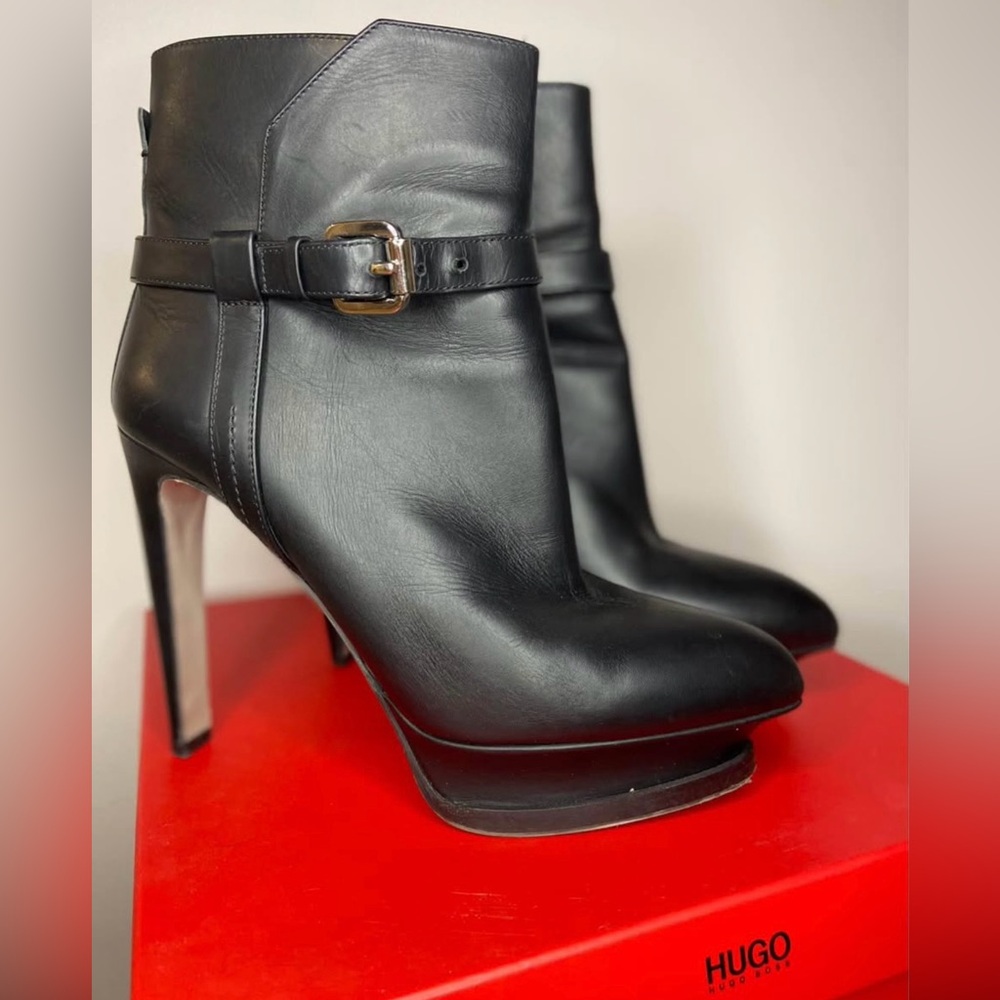 Hugo Boss Sleek Black Leather Heeled Boots
